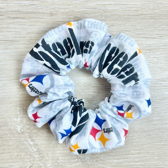 Pittsburgh Steelers Scrunchie - Picture 2 of 2